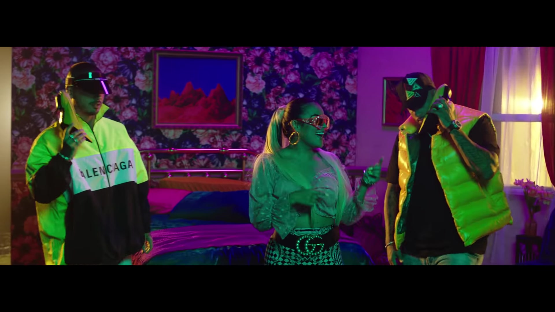 j balvin mi cama images of balenciaga jacket worn by j balvin in quot mi cama j balvin mi cama images of balenciaga jacket worn by j balvin in quot mi cama