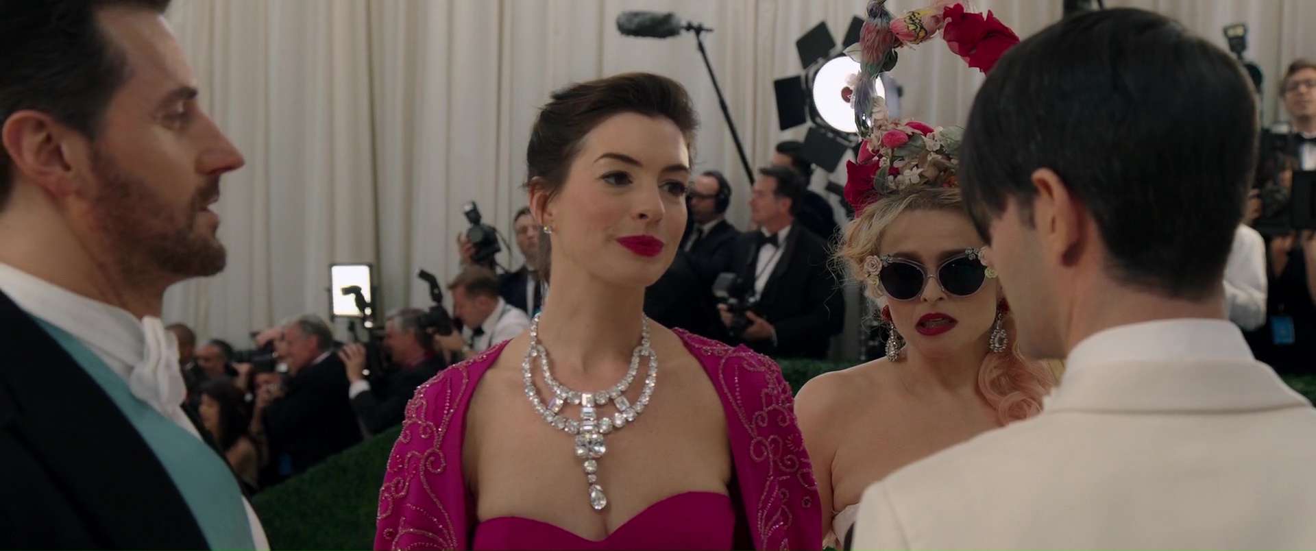 Cartier Necklace (Toussaint) Worn By Anne Hathaway (Daphne Kluger) In ...