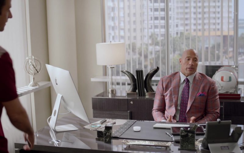 Apple iMac and Cisco Phone Used by Dwayne Johnson in Ballers (1)