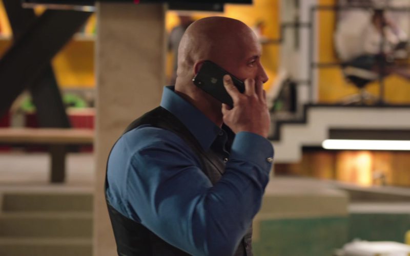 Apple iPhone Used by Dwayne Johnson in Ballers (1)