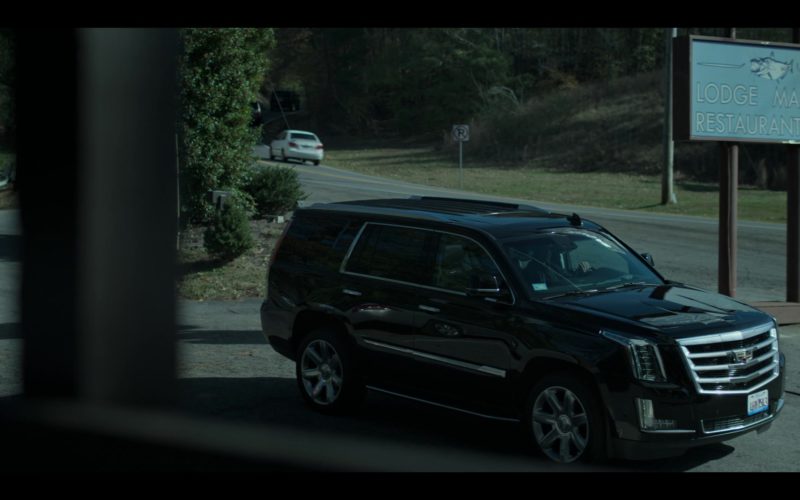 Cadillac Escalade SUV in Ozark Season 2, Episode 1 Reparations (1)