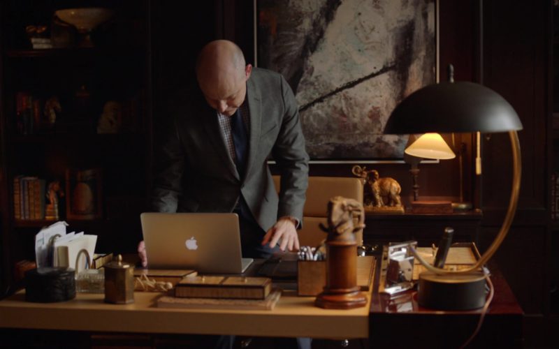 MacBook Laptop Used by Rob Corddry in Ballers (1)