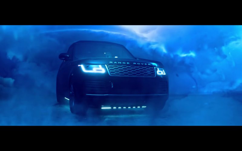 Range Rover Car in Taki Taki by DJ Snake ft. Selena Gomez, Ozuna, Cardi B (1)