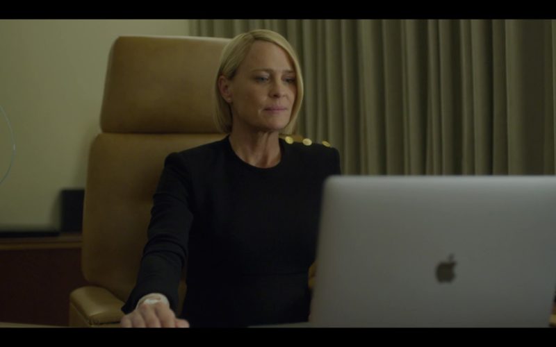 Apple MacBook Pro 15 Laptop Used by Robin Wright (Claire Underwood) in House of Cards Season 6 Episode 7 Chapter 72 (6)