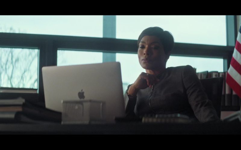 Apple MacBook Pro Laptop Used by Angela Bassett in Mission Impossible – Fallout (1)