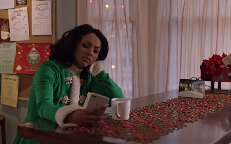 Apple iPhone Cell Phone Used by Kat Graham in The Holiday Calendar (1)