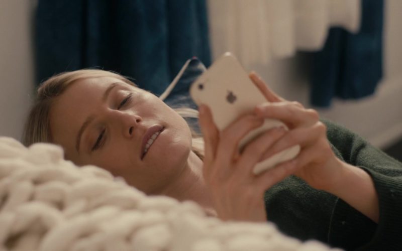 Apple iPhone Used by Dree Hemingway in “In A Relationship” (7)