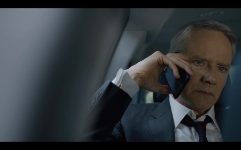 Blackberry Smartphone Used by Campbell Scott in House of Cards Season 6 Episode 3 Chapter 68 (3)