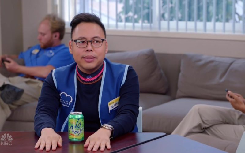 LaCroix Sparkling Water in Superstore Season 4 Episode 7 (1)