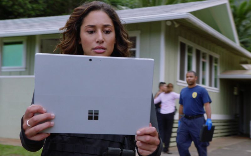 Microsoft Surface Tablet Used by Meaghan Rath (Tani Rey) in Hawaii Five-0 (2)