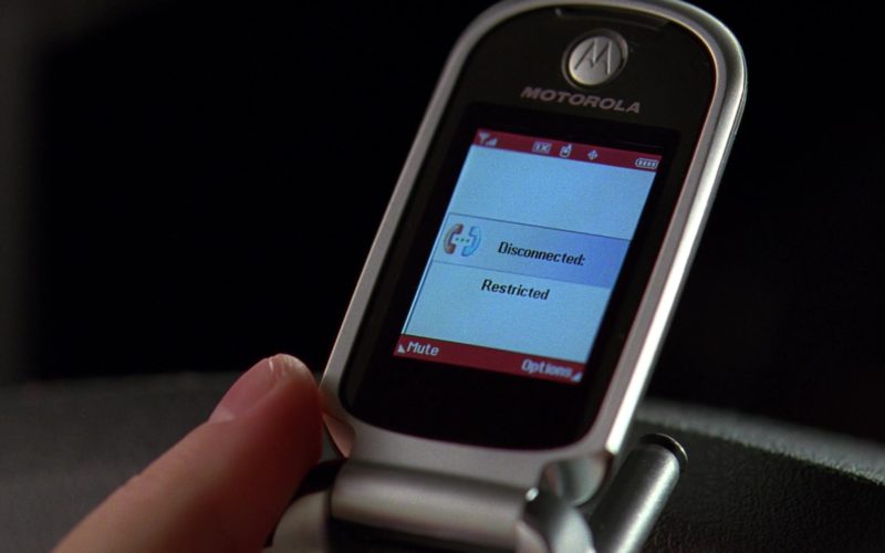 Motorola Cell Phone Used by Dean Norris (Hank Schrader) in Breaking Bad Season 3 Episode 7 (2)