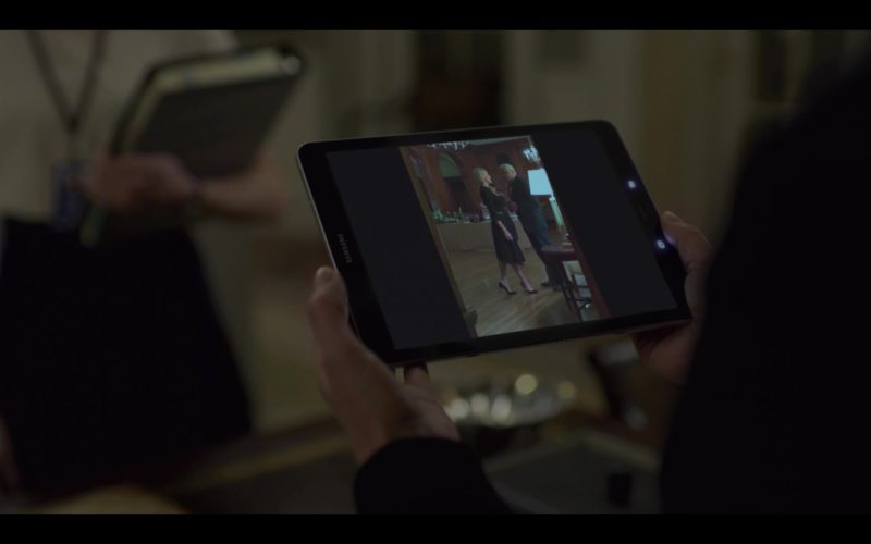 Samsung Tablet Used by Robin Wright (Claire Underwood) in House of Cards Season 6 Episode 3 (5)