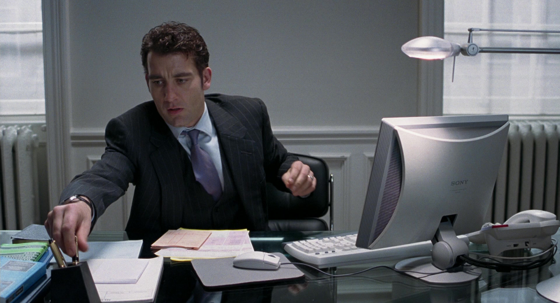 Sony All-In-One PC Used by Clive Owen in Closer (2004) Movie1920 x 1040