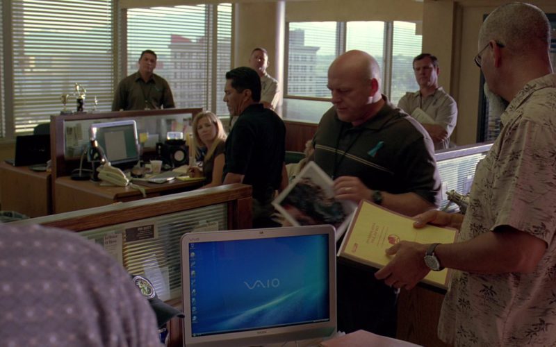 Sony Vaio All-In-One Computers in Breaking Bad Season 3 Episode 2 (1)
