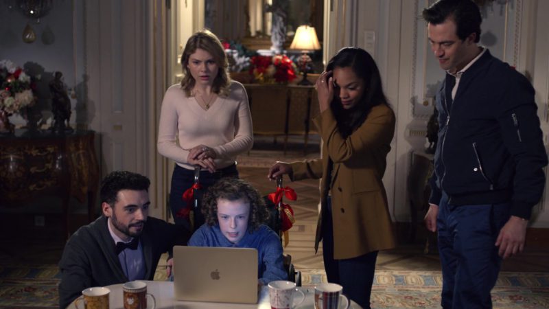 Apple MacBook Laptop Used by Honor Kneafsey in A Christmas Prince: The Royal Wedding (2018)