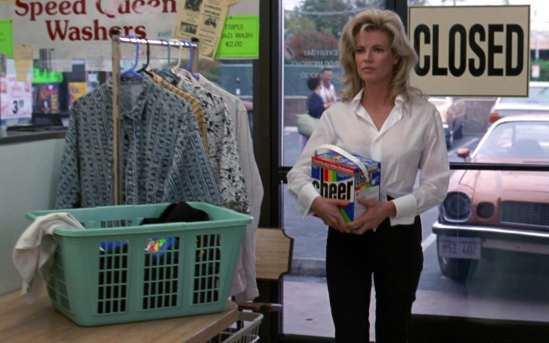 Cheer Laundry Detergent Used by Kim Basinger in Wayne’s World 2 (1)