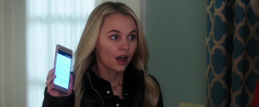 Sony Xperia Cell Phone Used By Madison Iseman In Goosebumps 2: Haunted ...