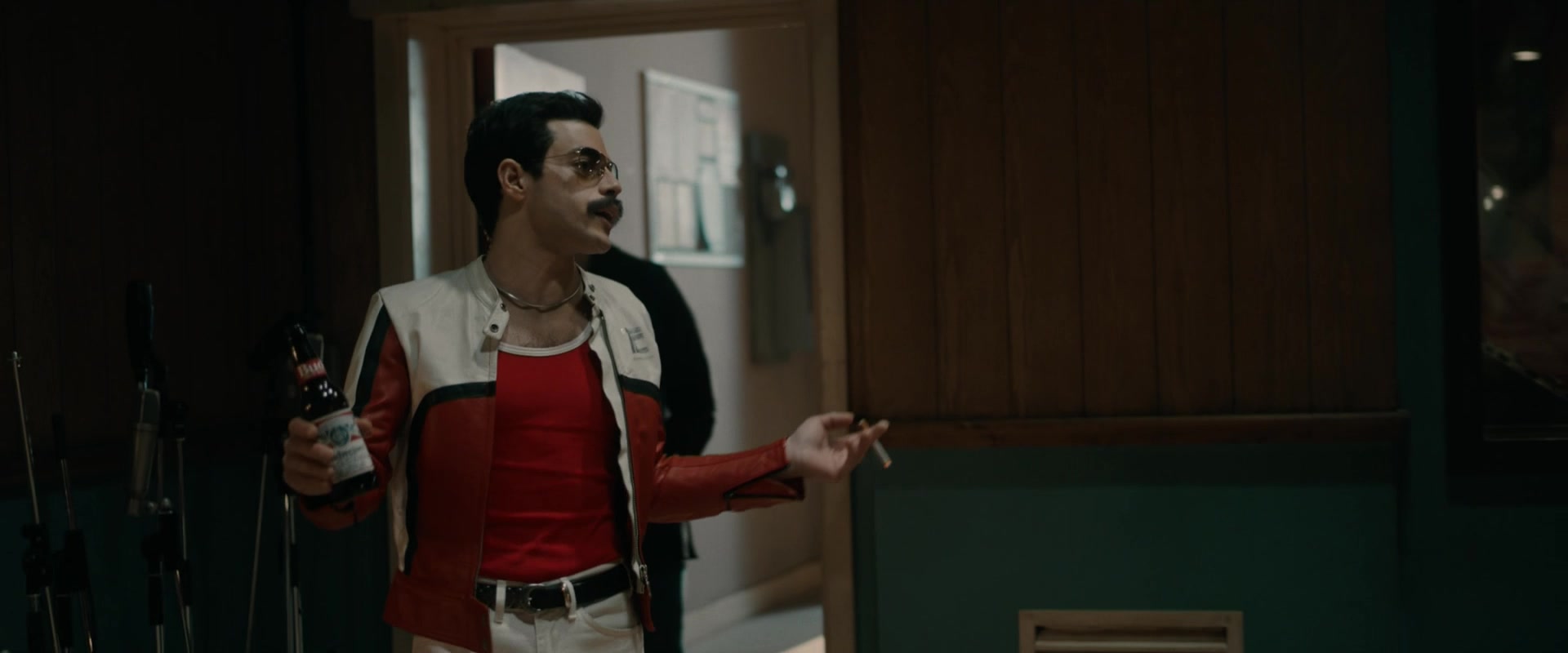 Budweiser Beer Drunk By Rami Malek Freddie Mercury In Bohemian Rhapsody 18
