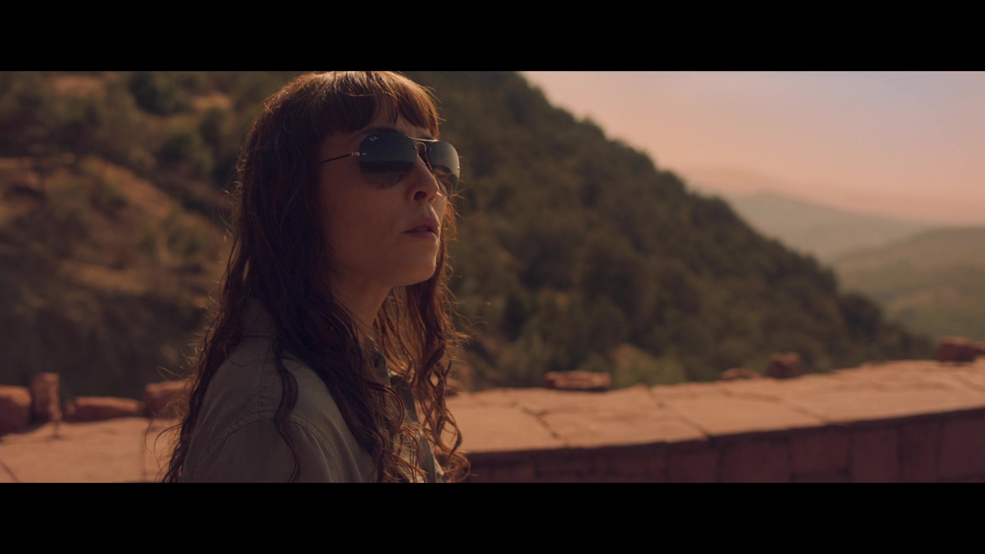 Ray-Ban Women's Sunglasses Worn by Noomi Rapace in Close (2019) Movie