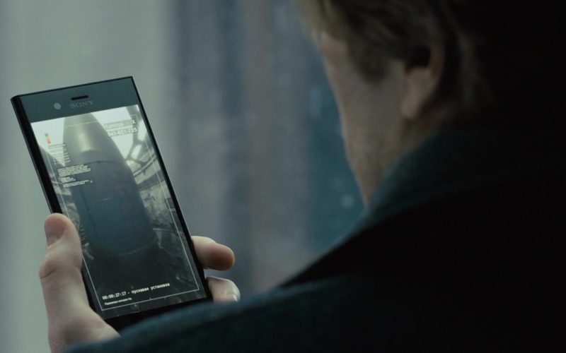 Samsung Xperia Smartphone Used by Sverrir Gudnason in The Girl in the Spider’s Web (3)
