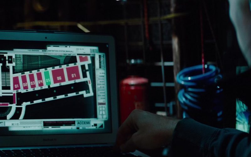 Apple MacBook Air Laptop Used by Simon Pegg in Mission Impossible – Ghost Protocol (2)
