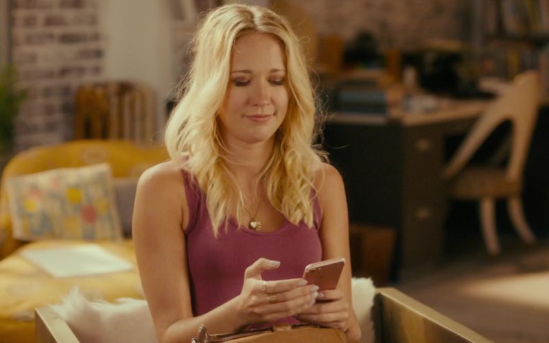 Apple iPhone Smartphone Used by Anna Camp in Egg (1)