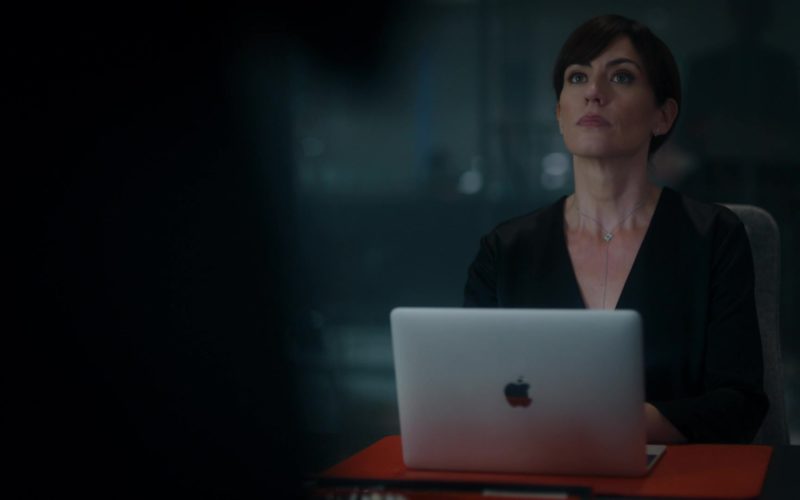 Apple MacBook Laptop Used by Maggie Siff (Wendy Rhoades) in Billions (2)