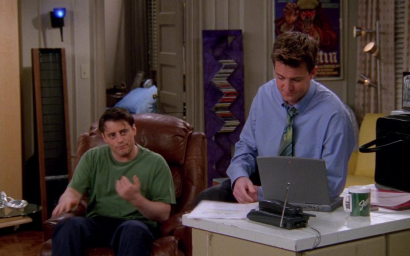 Apple Macintosh Powerbook Laptop Used by Matthew Perry (Chandler Bing) in Friends Season 4 Episode 23 (1)