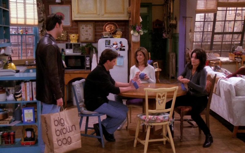 Bloomingdale's Store Big Brown Bag Held by Matt LeBlanc (Joey Tribbiani) in Friends Season 1 (1)