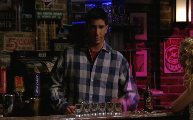 Budweiser and Bud Light in Friends Season 3 Episode 6 (1)