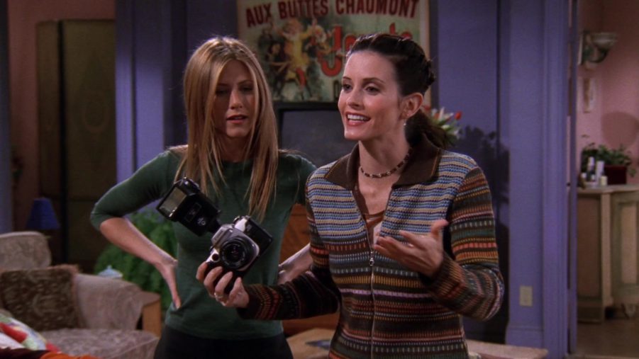 Canon Camera Used By Courteney Cox (Monica Geller) In Friends Season 5 ...