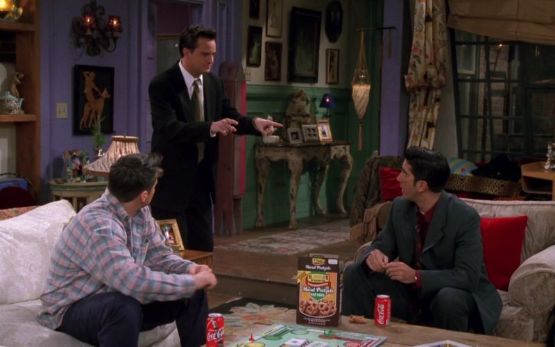 Coca-Cola Classic Cans in Friends Season 4 Episode 8 (1)