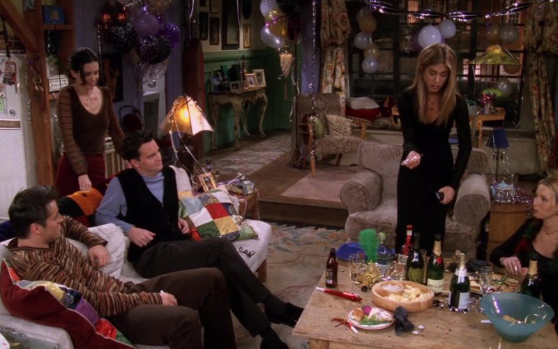 Dom Pérignon and Moet Champagne in Friends Season 5 Episode 11