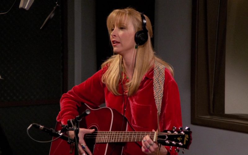 Gibson Guitar Used by Lisa Kudrow (Phoebe Buffay) in Friends Season 2 Episode 17 (2)