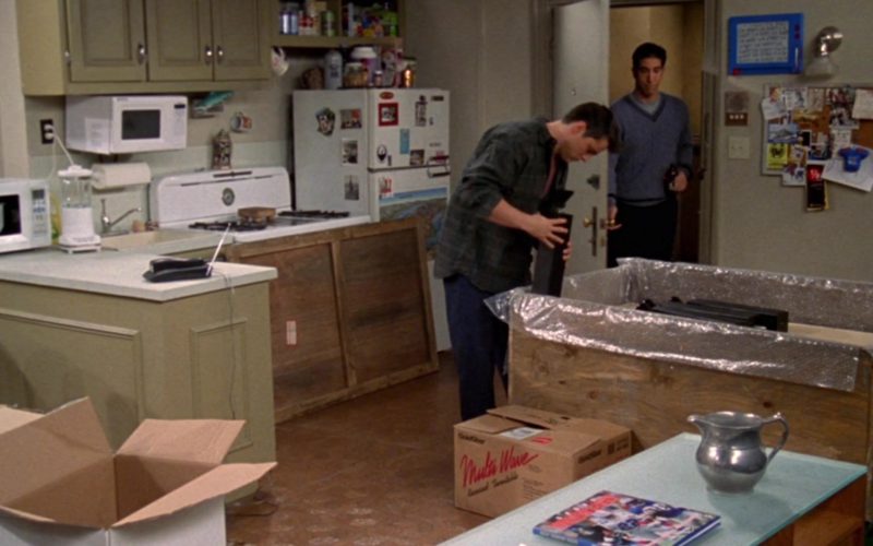 Goldstar Multiwave Microwave Oven in Friends Season 4 Episode 12 “The One With the Embryos” (1998)