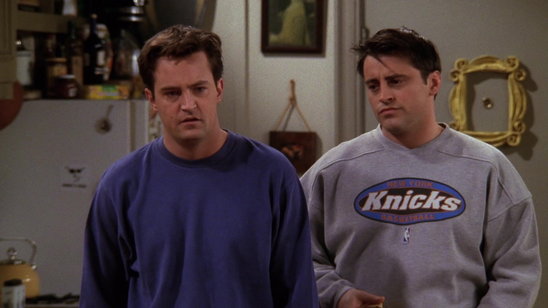 Jersey Knicks Joey Tribianni (Matt Leblanc) in Friends S07E01