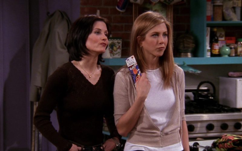 Knicks Tickets Held by Jennifer Aniston (Rachel Green) in Friends Season 4 Episode 20 (5)