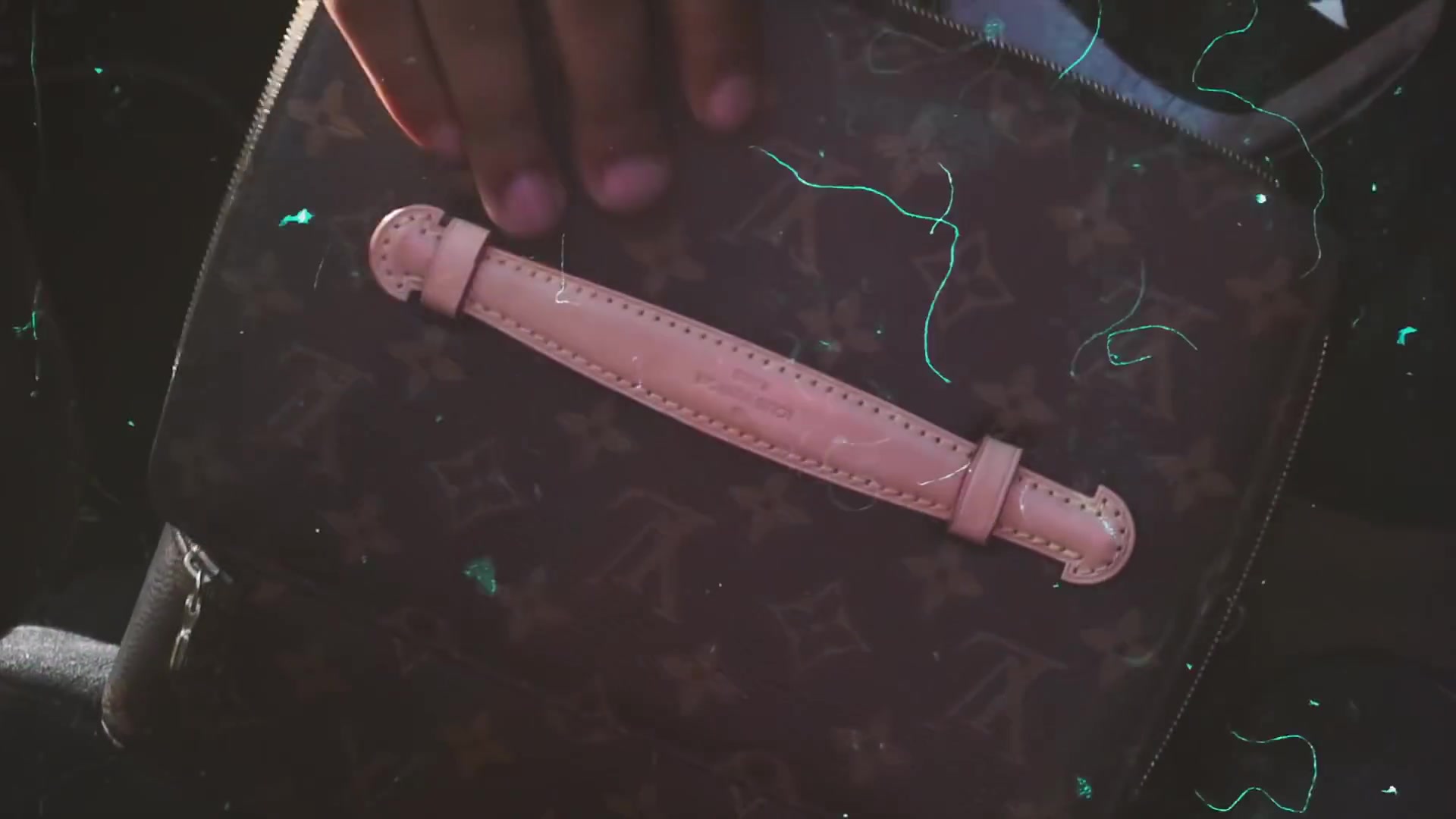 Louis Vuitton Jewellery Bag in &quot;4 Phones&quot; by Rich The Kid (2019)