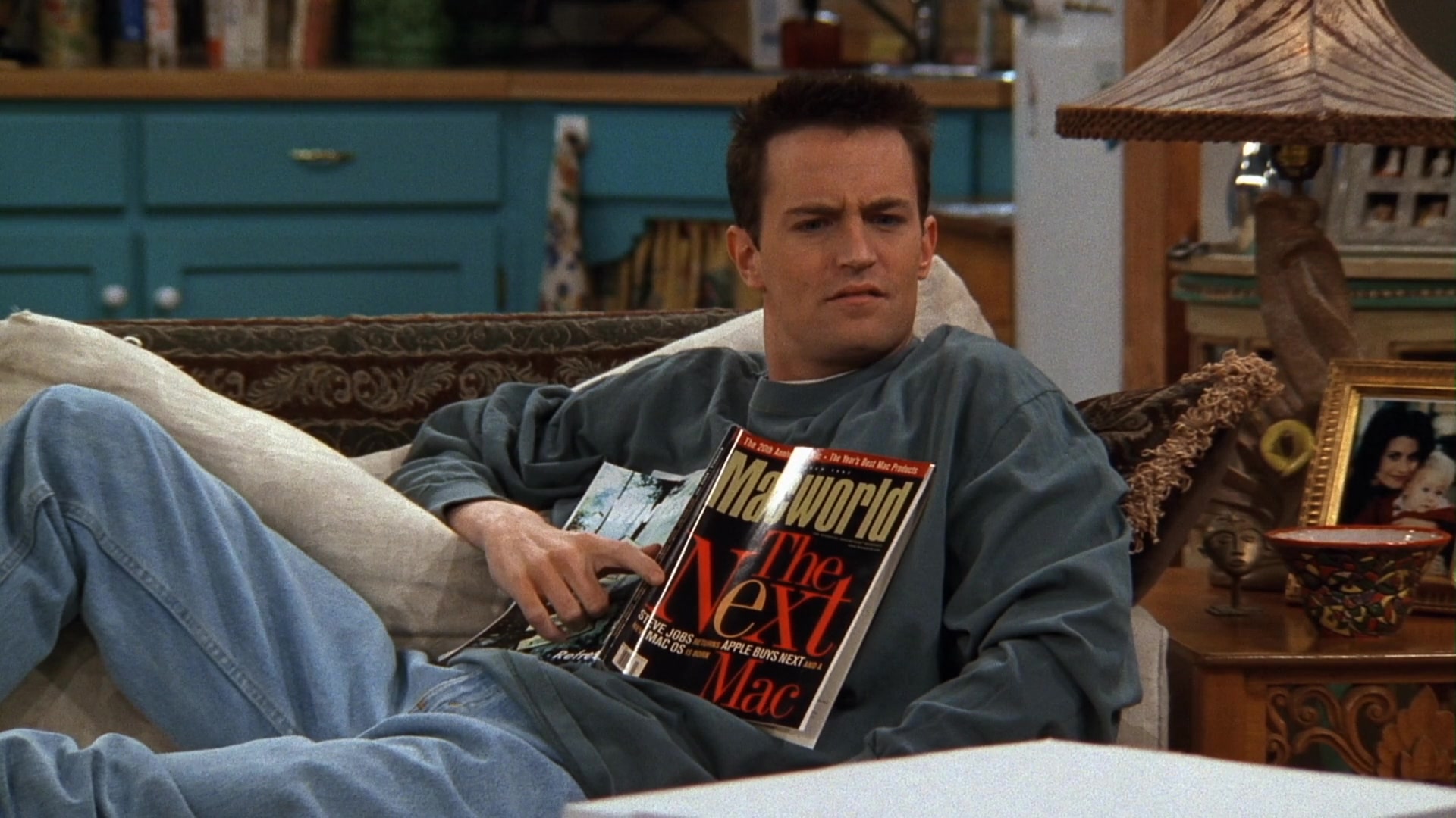 Macworld Magazine Held by Matthew Perry (Chandler Bing) in Friends Season 3...