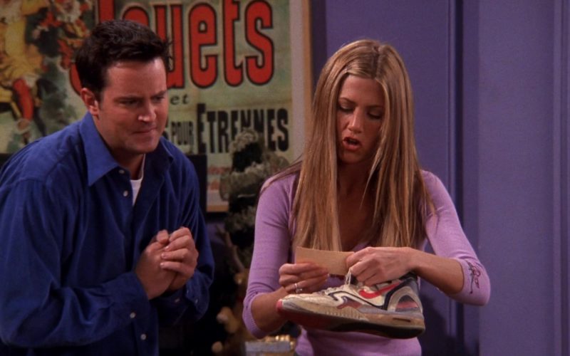 Nike Shoe Held by Jennifer Aniston (Rachel Green) in Friends Season 6 Episode 10 (4)