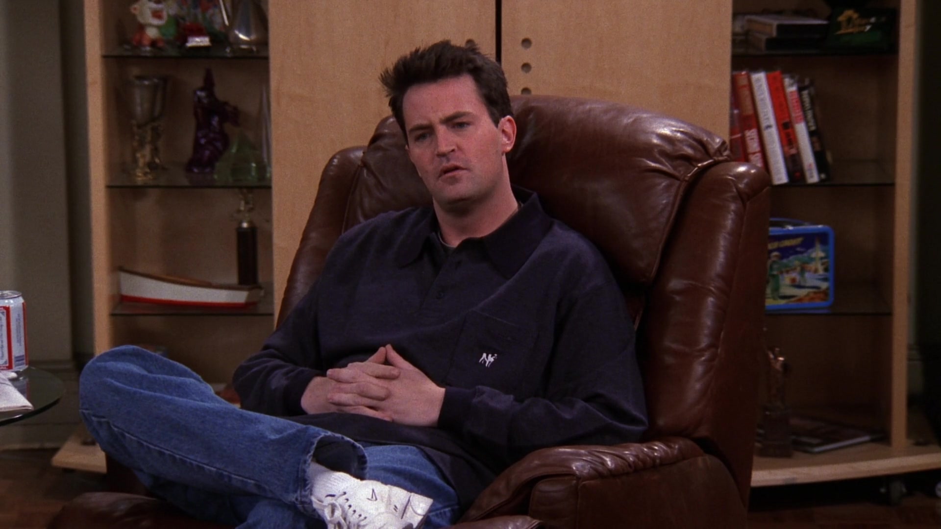 (Chandler Bing) in Friends Season 5 Episode 12 "The One with Chandler’...