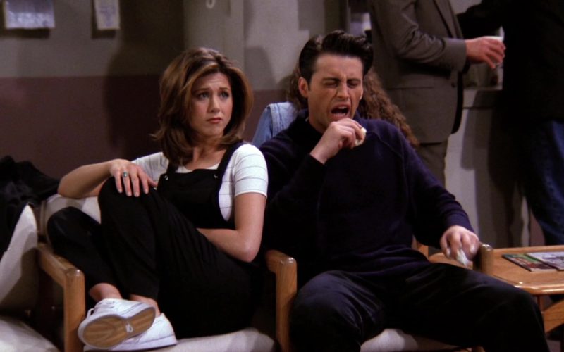 Nike Women's White Shoes Worn by Jennifer Aniston (Rachel Green) in Friends Season 1 Episode 23 (1)