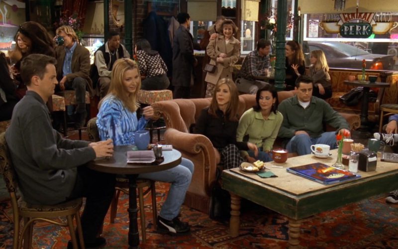 Puma Shoes Worn by Lisa Kudrow (Phoebe Buffay) in Friends Season 3 Episode 18 (1)