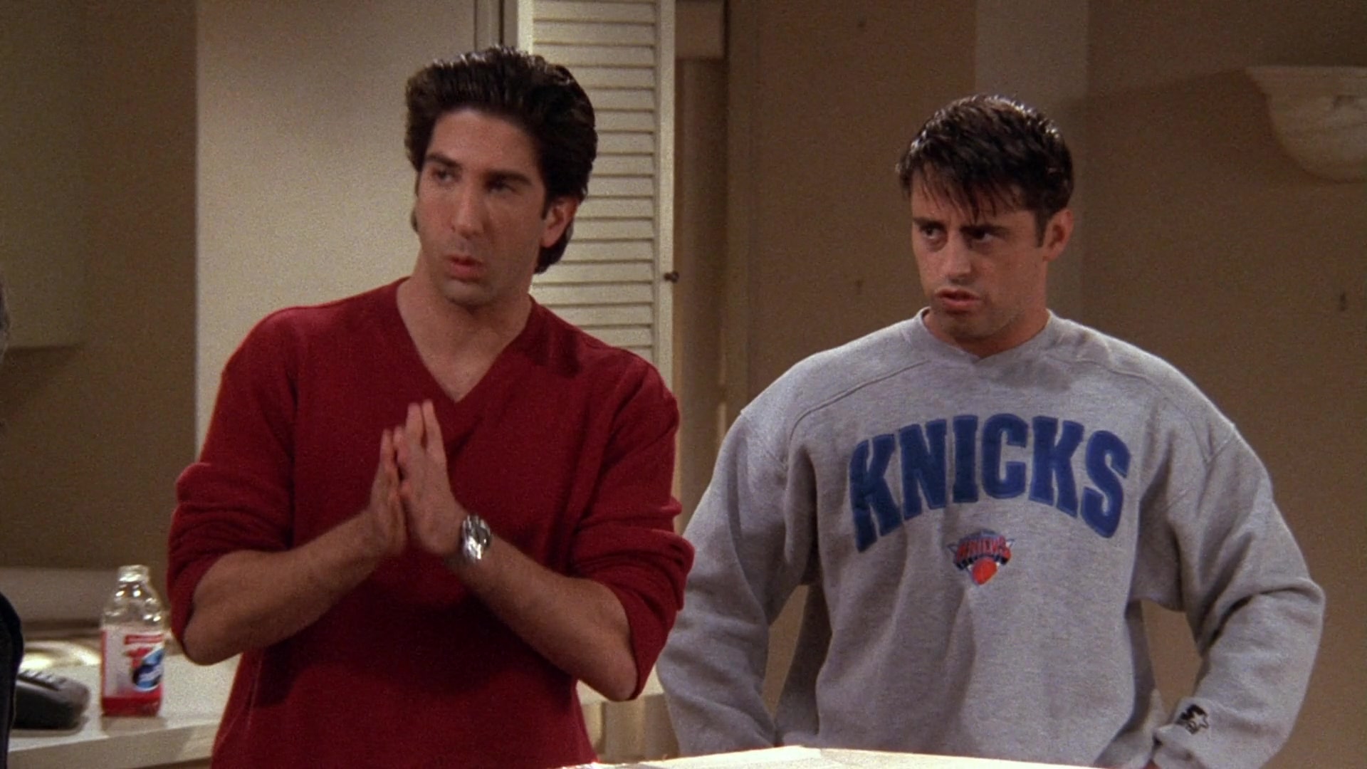 Starter Knicks Sweatshirt Worn By Matt LeBlanc (Joey Tribbiani) In Friends  Season 5 Episode 6 “The One With The Yeti” (1998)