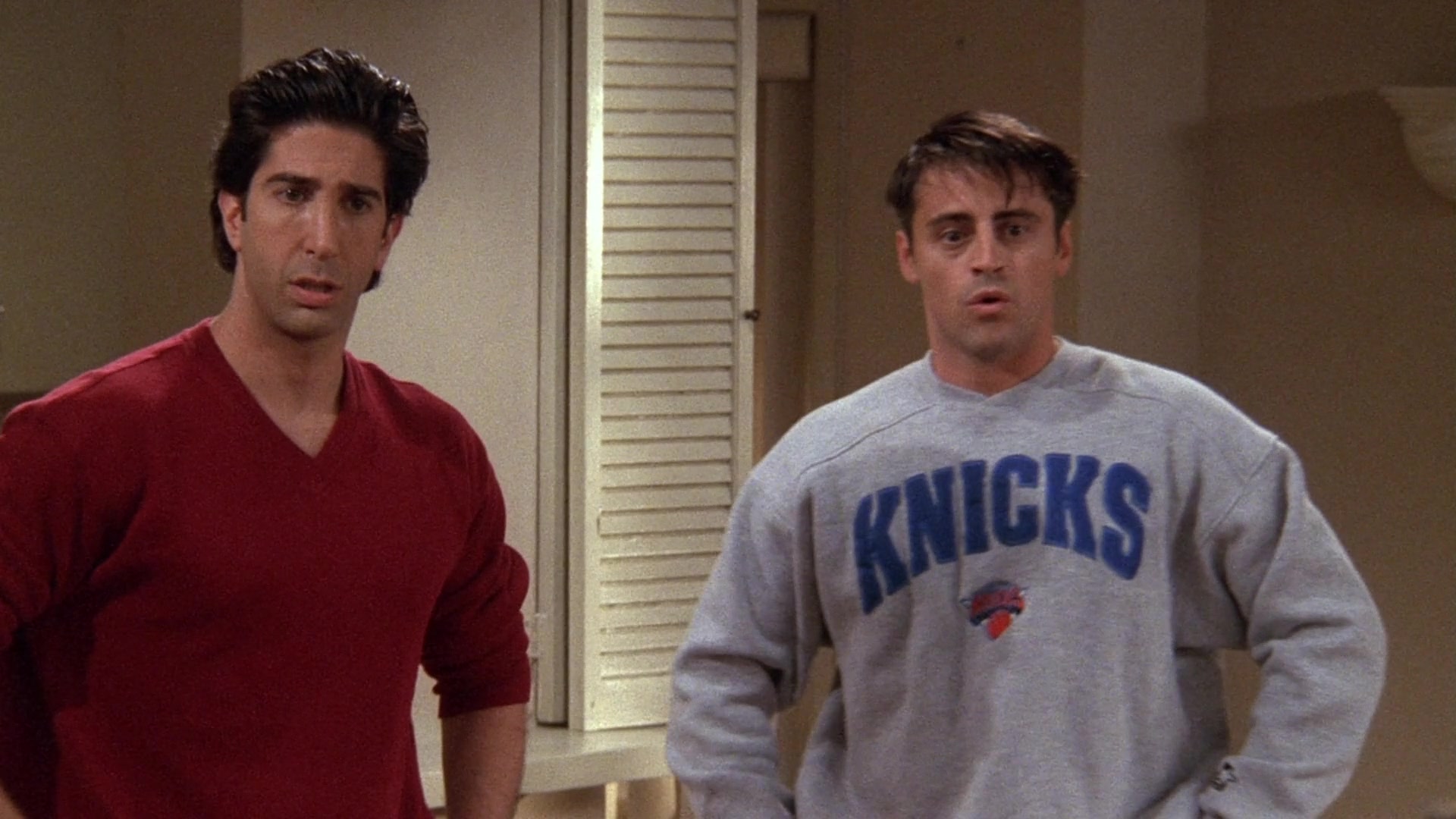 Jersey Knicks Joey Tribianni (Matt Leblanc) in Friends S07E01