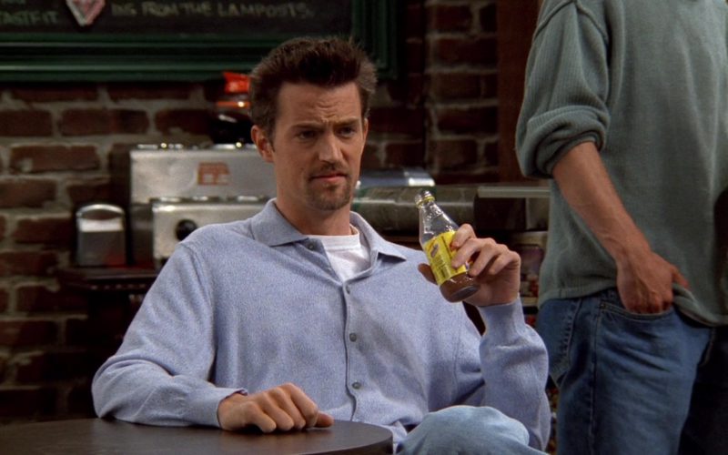 Yoo-hoo Chocolate Drink Held by Matthew Perry (Chandler Bing) in Friends Season 3 Episode 23 (1)