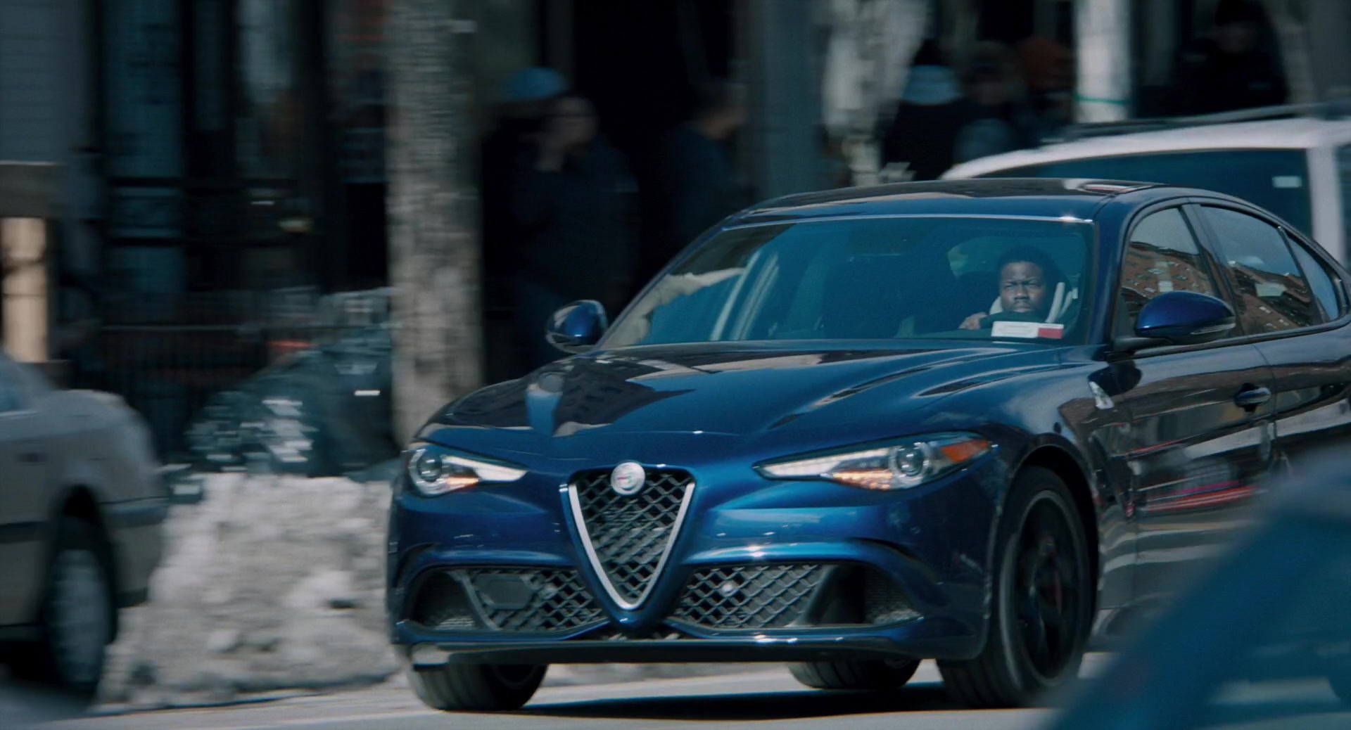 Alfa-Romeo-Blue-Car-Driven-by-Kevin-Hart-in-The-Upside-2.jpg