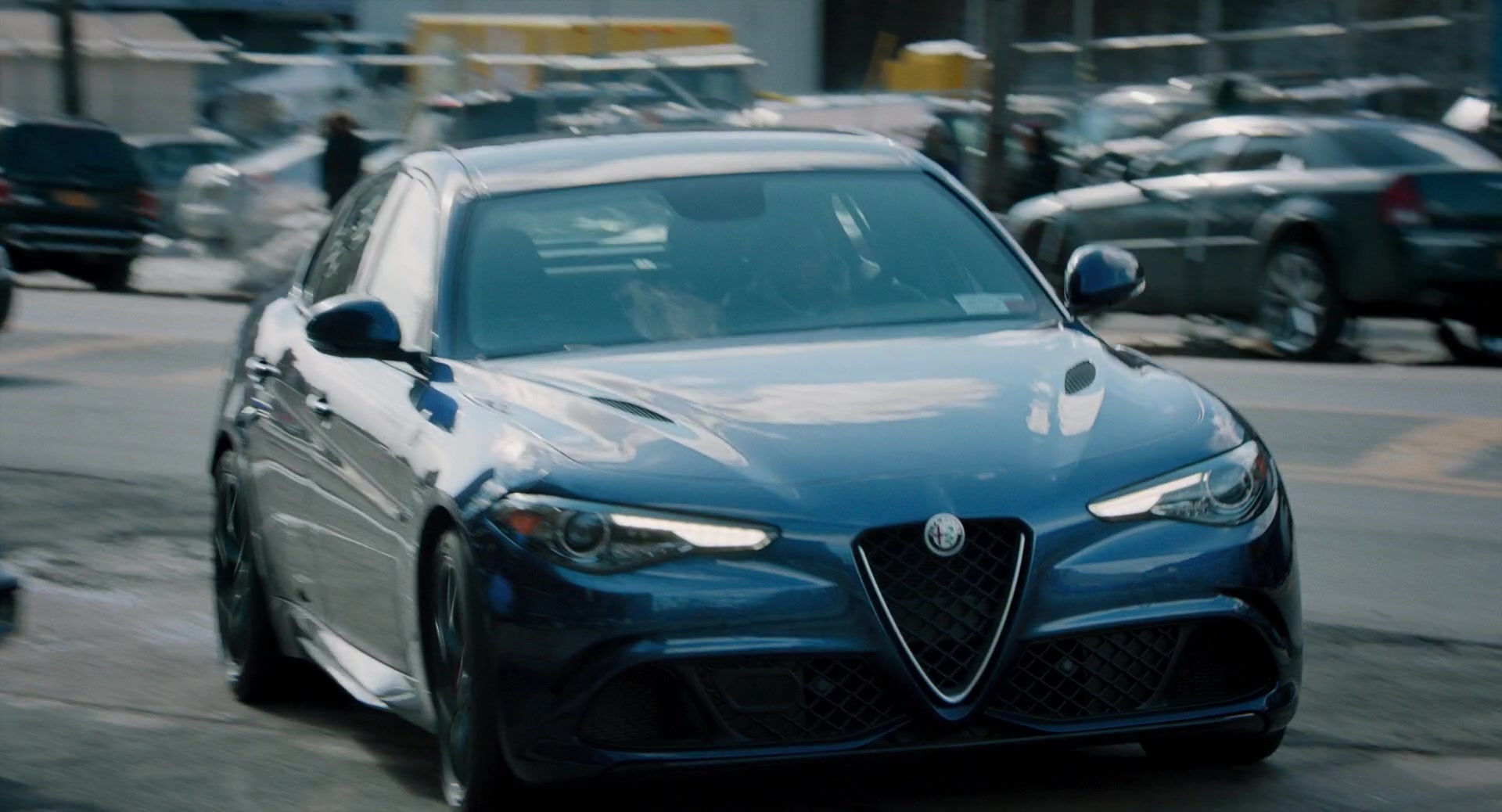 Alfa-Romeo-Blue-Car-Driven-by-Kevin-Hart-in-The-Upside-3.jpg