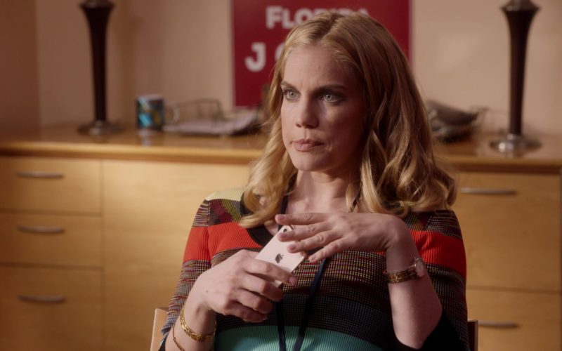 Apple iPhone Smartphone Used by Anna Chlumsky in Veep