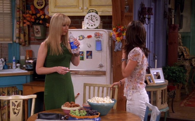 Aquafina Water Bottle Held by Lisa Kudrow (Phoebe Buffay) in Friends Season 8 Episode 22